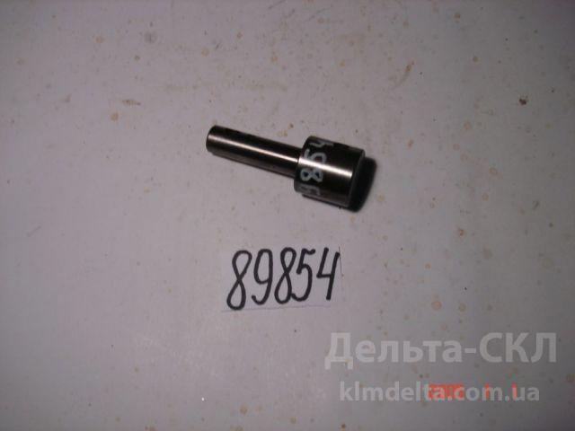 Ось промежуточной шестерни заднего хода Ось промежуточной шестерни заднего хода