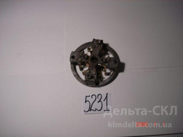 Крышка стартера со стороны привода Крышка стартера со стороны привода