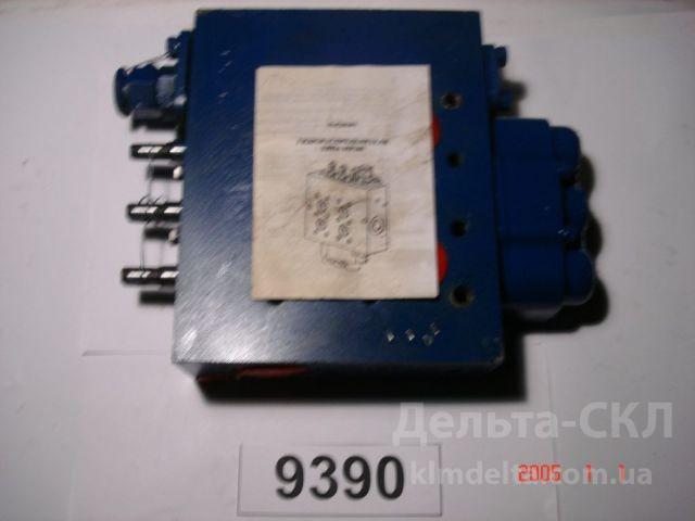 Распределитель гидравлический левый Распределитель гидравлический левый