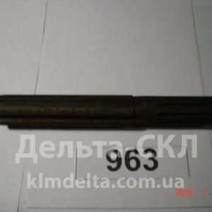 Вал привода ВОМ (корот.) с шестерн.