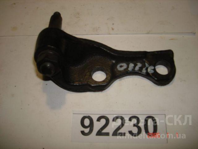 Кронштейн амортизатора нижний левый Кронштейн амортизатора нижний левый