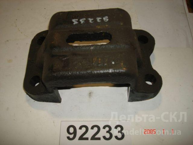 Подкладка стремянок передней рессоры правая Подкладка стремянок передней рессоры правая