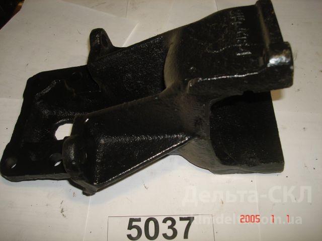 Кронштейн рессоры передний левый Кронштейн рессоры передний левый