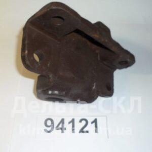 Кронштейн передней рессоры передний