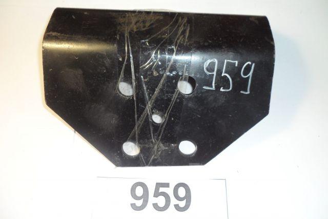 Кронштейн боковой левый Кронштейн боковой левый