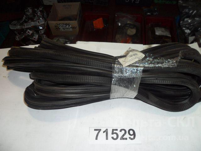 Уплотнитель дверей (к-кт 2шт.) Уплотнитель дверей (к-кт 2шт.)