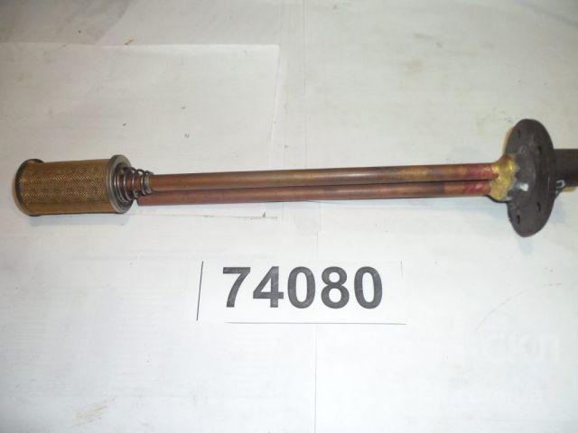 Трубка приемная бензинопровода ГАЗ 3307,66 с фильтром в сб. Трубка приемная бензинопровода ГАЗ 3307,66 с фильтром в сб.