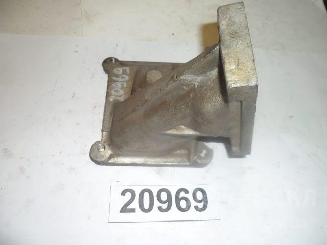 Кронштейн компрессора Кронштейн компрессора