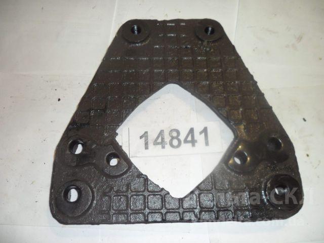 Кронштейн механизма рулевого Кронштейн механизма рулевого