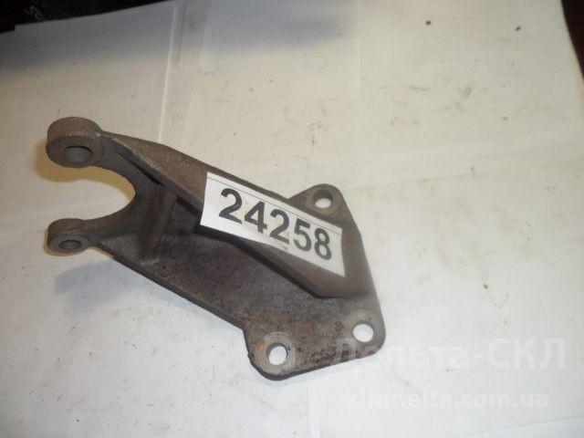 Кронштейн переднего тормозного цилиндра левый Кронштейн переднего тормозного цилиндра левый