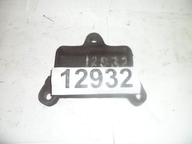 Крышка кронштейна рессоры передней Крышка кронштейна рессоры передней