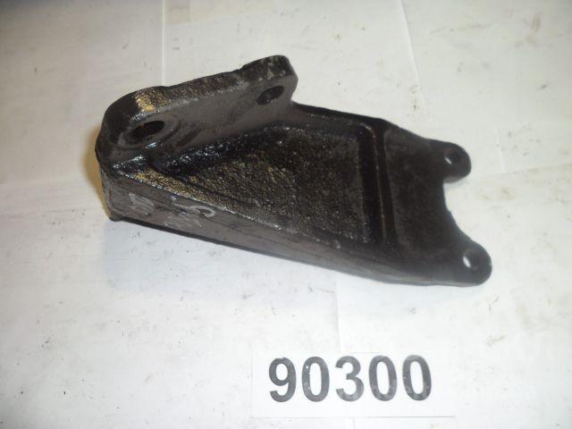 Кронштейн правый Кронштейн правый